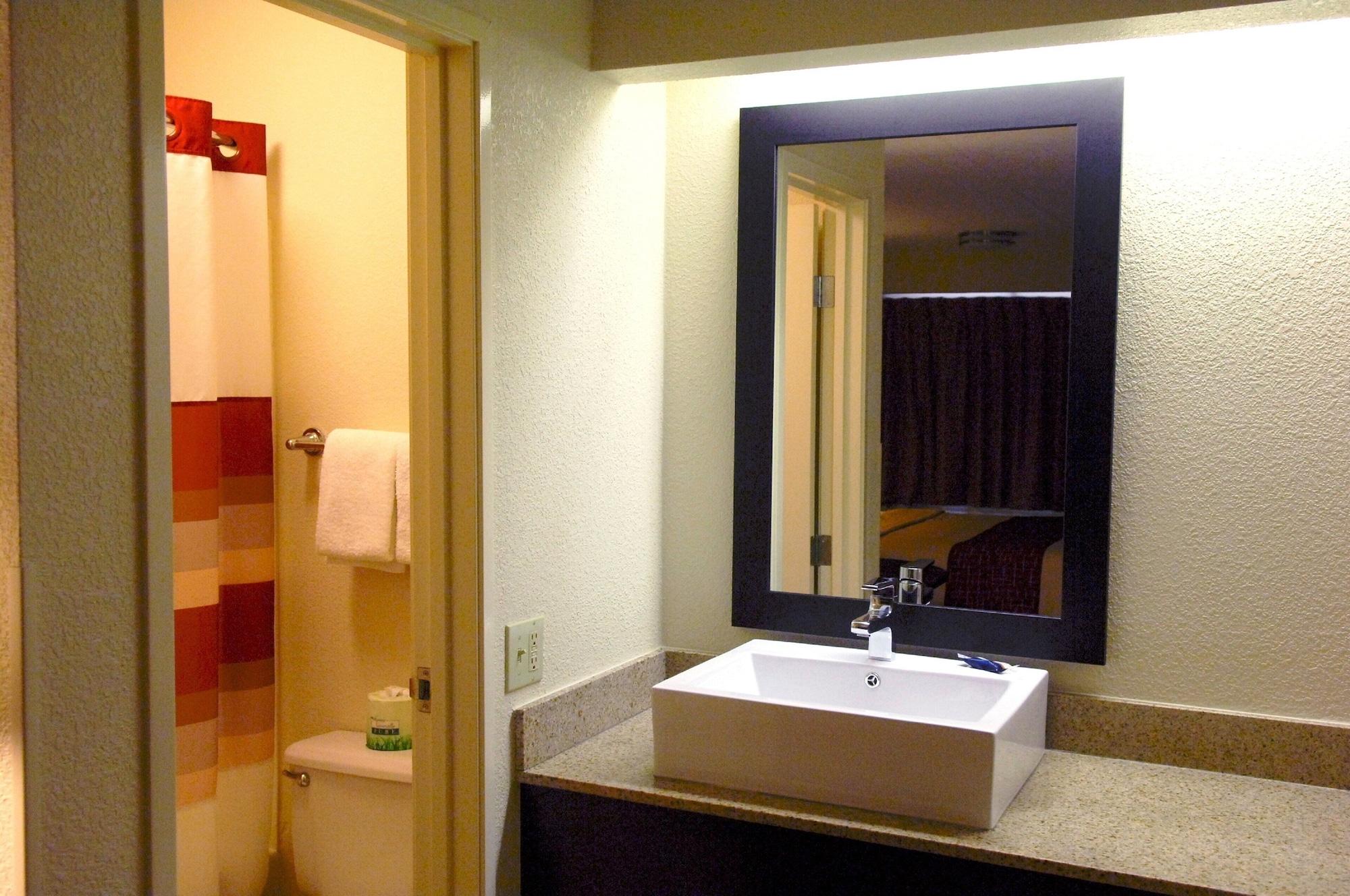 Red Roof Inn Plus+ Philadelphia Airport Essington Εξωτερικό φωτογραφία